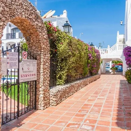 Townhouse Verano Azul Nerja Canovas Tatil Evi *