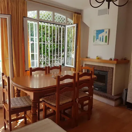 Townhouse Verano Azul Nerja Canovas Tatil Evi